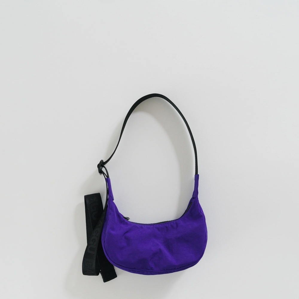 ‼️ISO COBALT MINI CRESCENT BAGGU‼️
